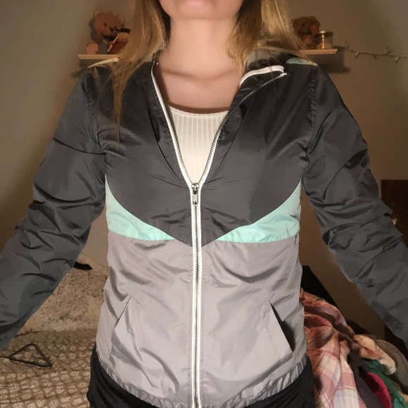 Zumiez Windbreaker - Picture 7 of 8